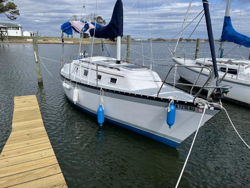 1983 hunter 27 sailboat