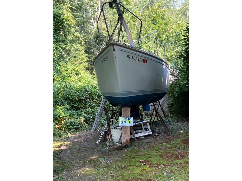 1984 Catalina Swing Keel sailboat for sale in Massachusetts