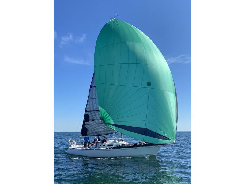 j33 sailboat review