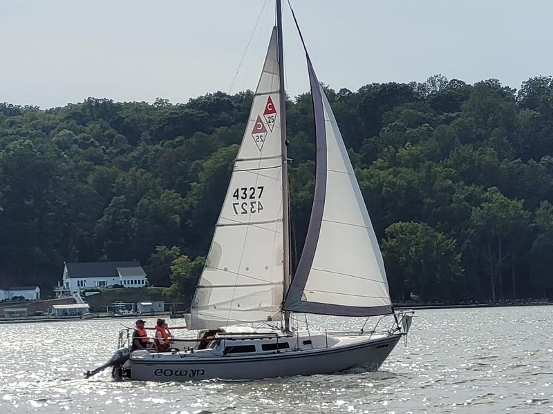 1987 catalina 25 wing keel tall rig located in Virginia for sale