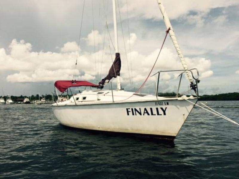 1985 hunter 25.5 sailboat