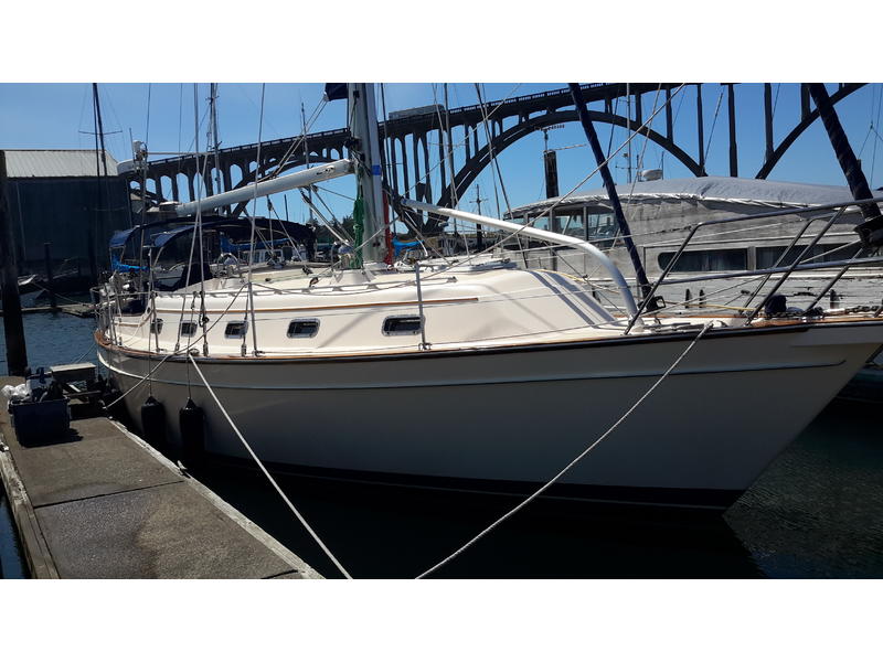 2001 Island Packet IP380 sailboat for sale in Oregon