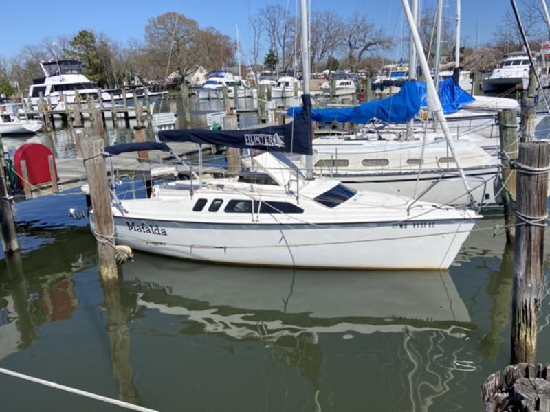 hunter 23.5 sailboat review